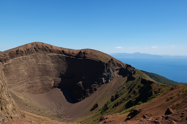 Der Vesuv von oben - Ausblick in den Krater